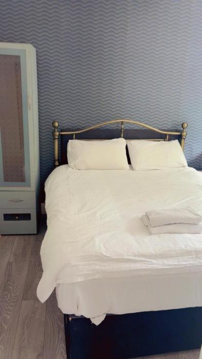 Jacuzzi City Guesthouse, about a 7 min walk to Racecourse and 10 mins to the City