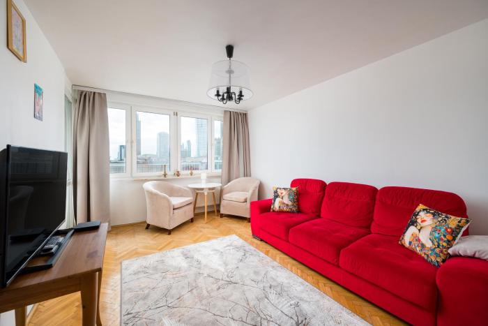 8th Floor City View Apartment by BookingHost