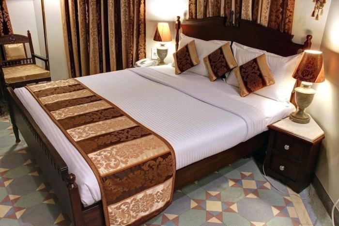 AANANDA KUTIR PALACE-800 meter from SHREE RAM TEMPLE