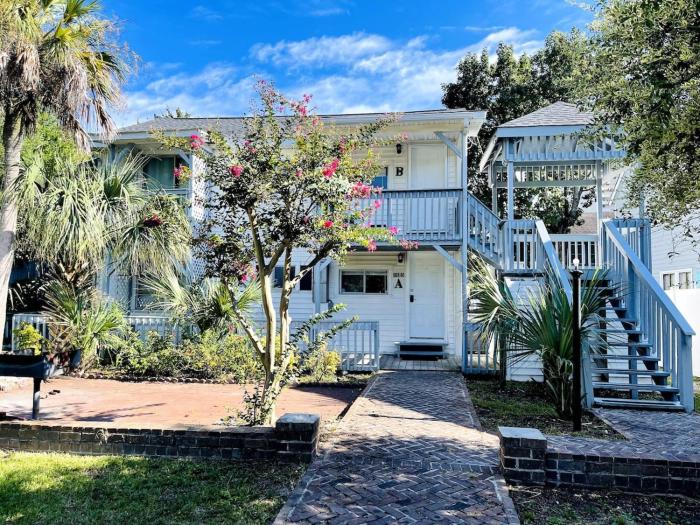 Beautiful duplex near the beach