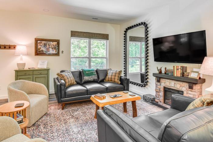 Hike, Golf & Swim: Blue Ridge Cabin Escape