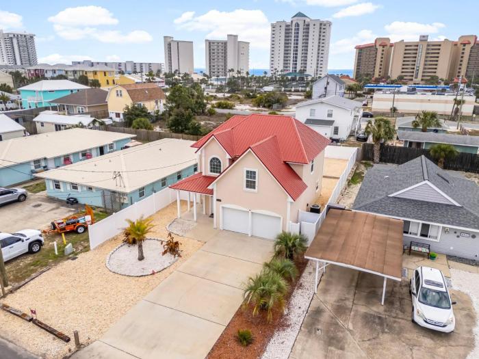 Beach House - Sunset Escape by Panhandle Getaways