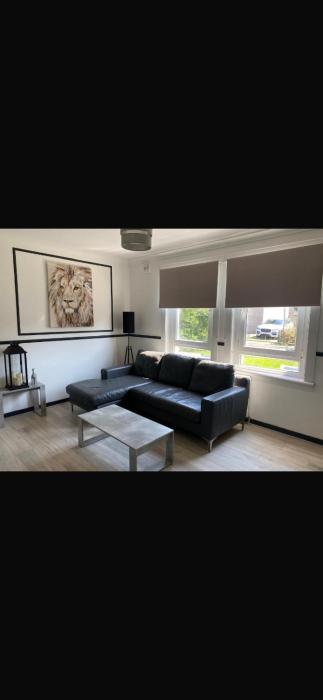 Edinburgh 2 bedroom ground floor apartment