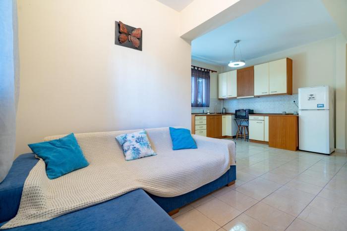 Sunny Retreat in Artemida by ΜΡS