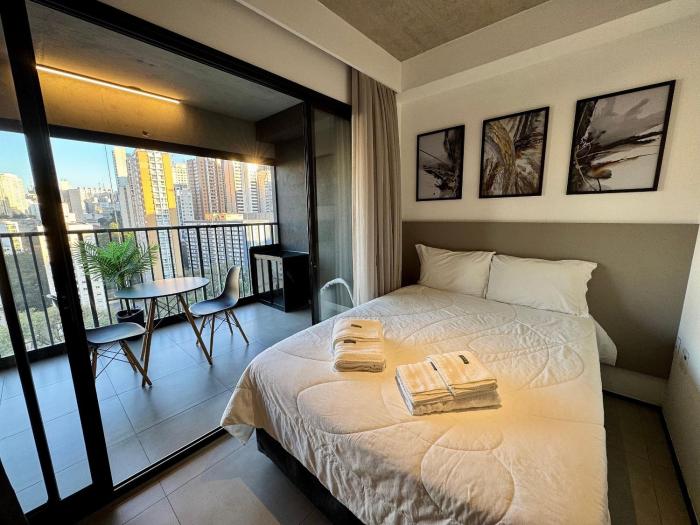 Studio com sacada e coworking prox Paulista