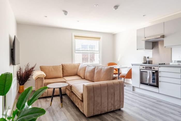 Large 2-Bedroom Apartment, Liverpool City Centre - Sleeps up to 10