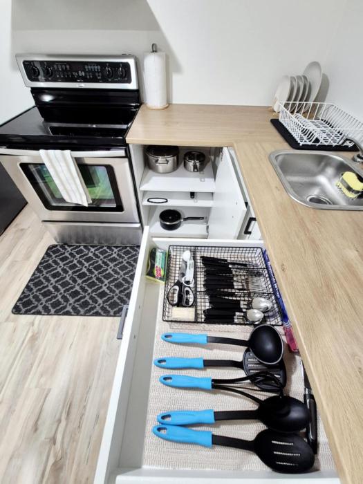 Cozy Private Bachelor Unit King Size bed