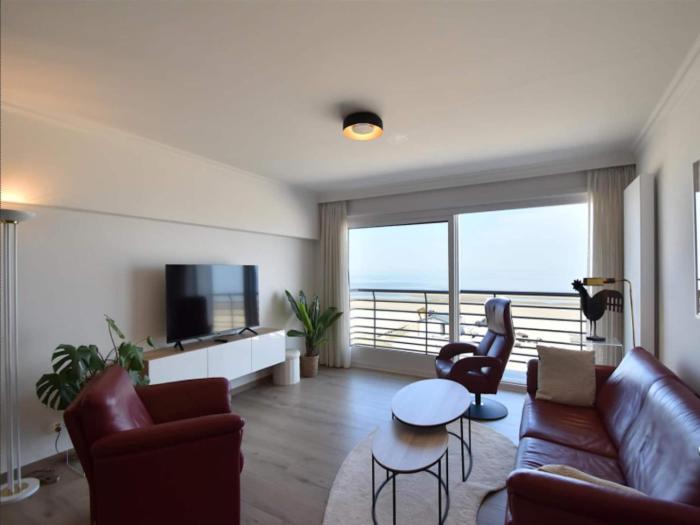 Cozy Beachfront Retreat