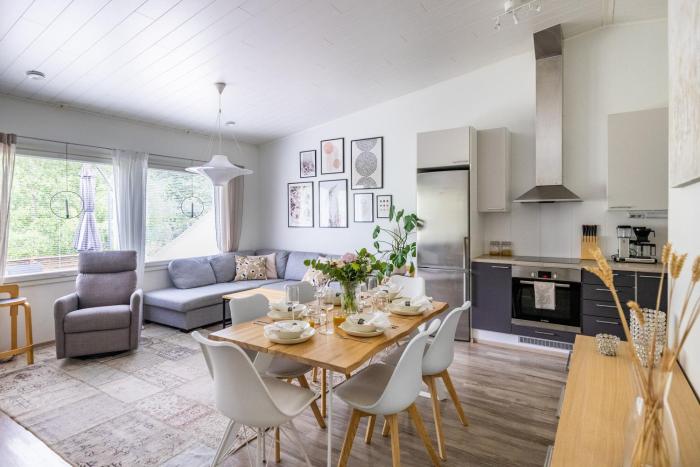 Arctic Blush City Suite