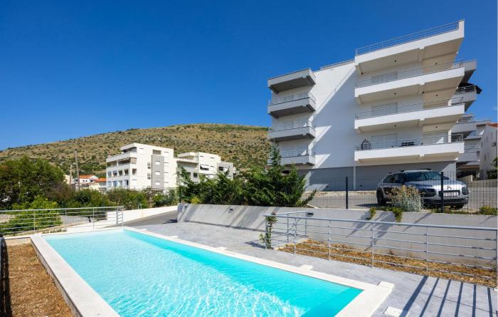 Gorgeous Apartment In Seget Donji With Wifi