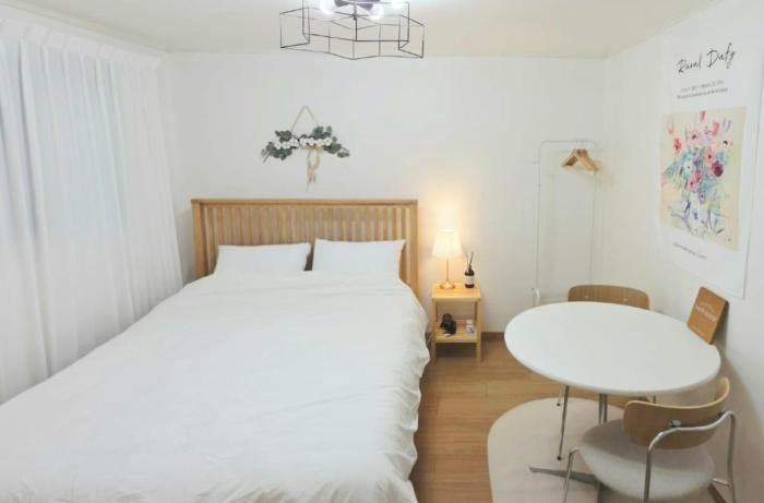 Daon house - Line 6 Bommun Station-Line 4 Seongshin Yeodae Station