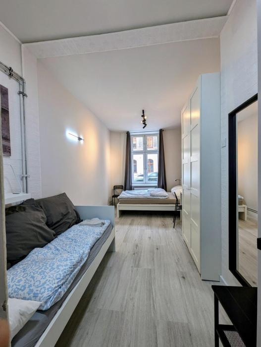 Fabryczna Station Rooms and Apartments