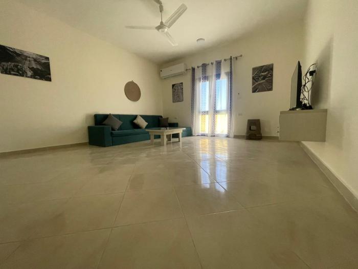 Bayt Hassan S19 - Super spacious roof top One Bedroom apartment