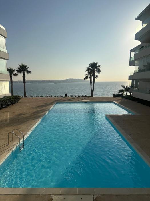 Luxury apartment with 3 pool views