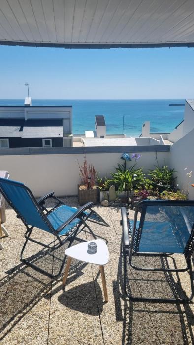 Ocean view triplex studio