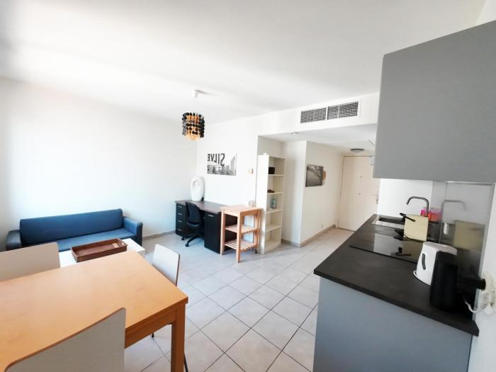 Plage de Juan Les Pins - Apartment with Air conditioner