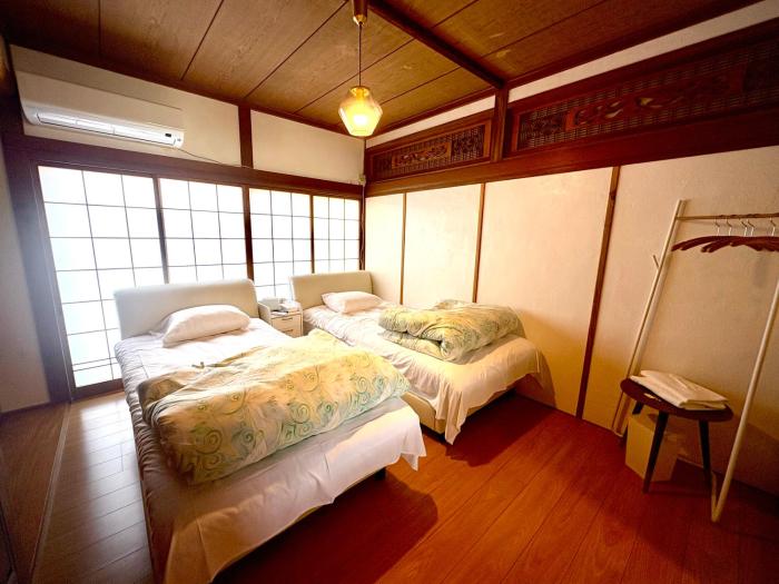 Aoshima Riverside House