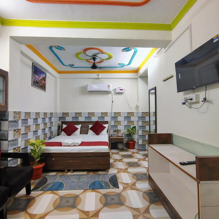 Shri Krishna Inn