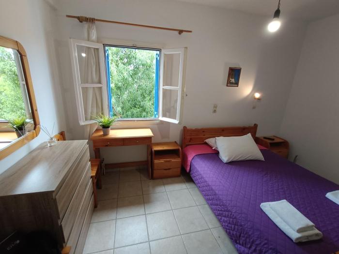Maritinas Studios in Vroutsi Village