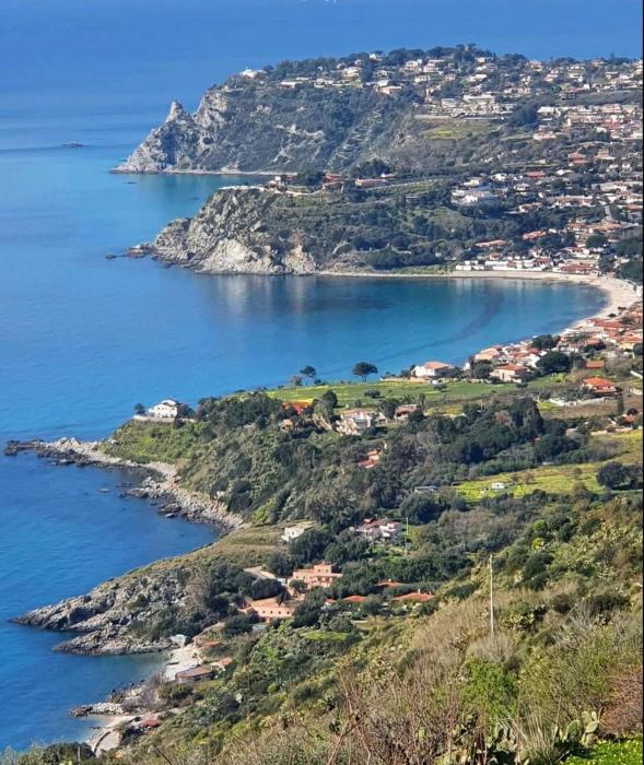 Incantevole loft nel cuore di CAPO VATICANO a 800 M E T R I dal MARE