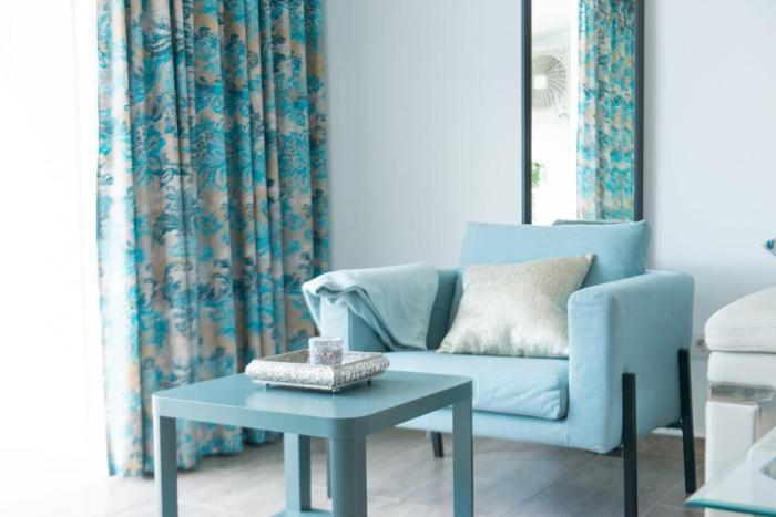 Ocean, Sun & Silence, pool & parking, Las Americas