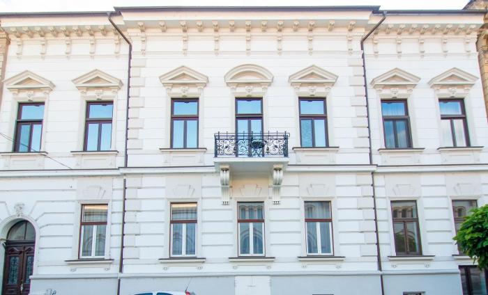 H&H Luxury Apartments