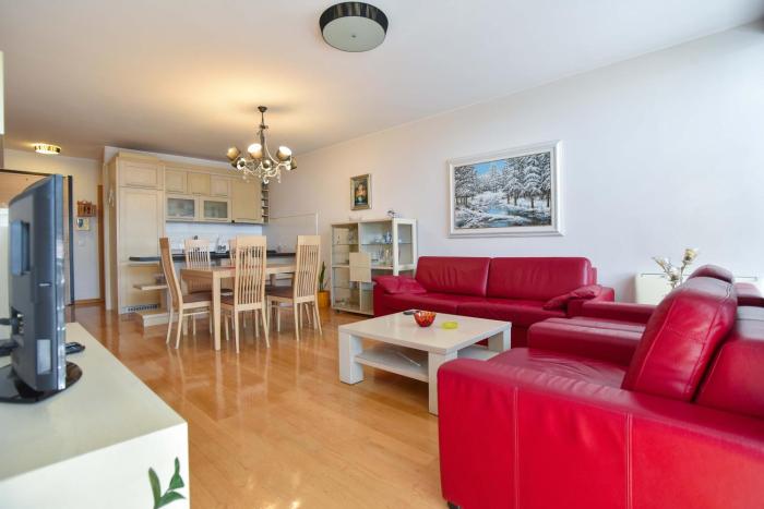 Central lux apt with garage