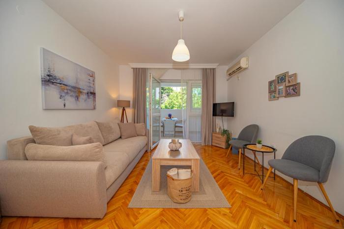 Mia Apartment, City Center Bar