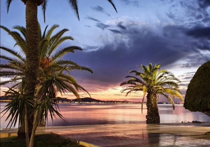 Relaxing experience in apt club nautico isleta