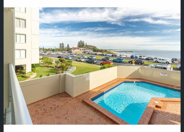 Beachfront Oceanic 5