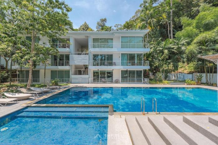 Cozy Retreat Near Beach and Pools