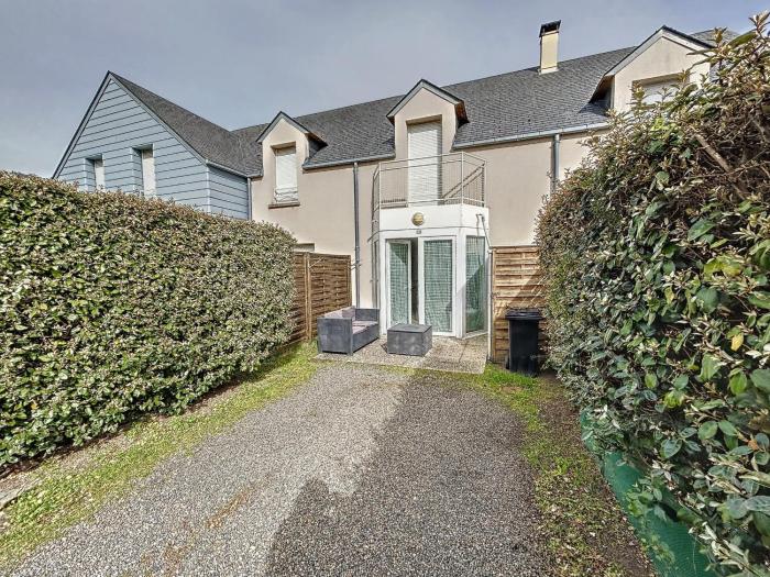 Charmante maison à 150m de la plage, 2 chambres, jardinet, proche Jullouville et St Pair-sur-Mer - FR-1-361-33