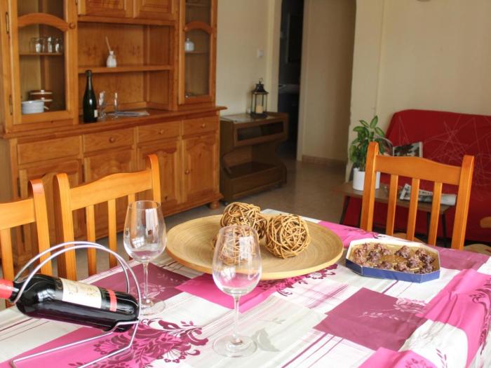 Apartamento acogedor a 100m de la playa en Llançà, con WiFi y renovado - ES-228-4