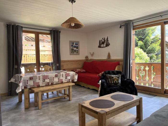 Charmant 2 pièces ensoleillé, balcon sud, parking, proche pistes - FR-1-464-199