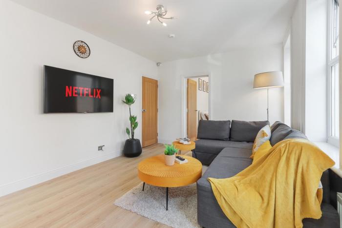 LUX 1 Bed Flat next to Station in Tooting