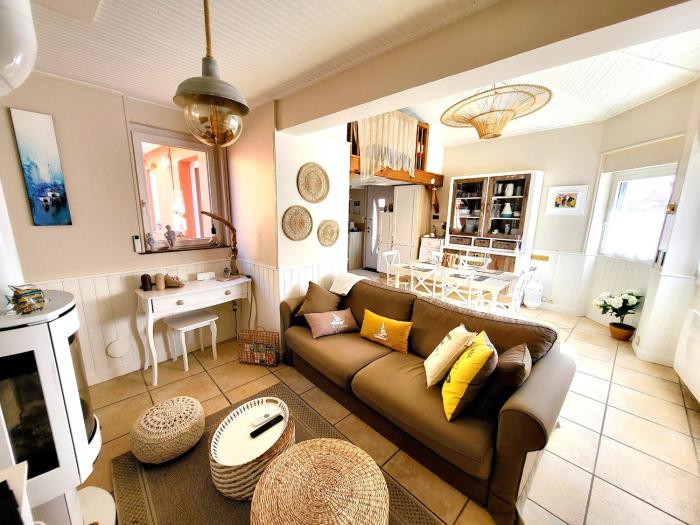 Maison de pêcheur moderne avec terrasse, proche mer et commerce - Barbecue - WIFI Gratuit - FR-1-92-950