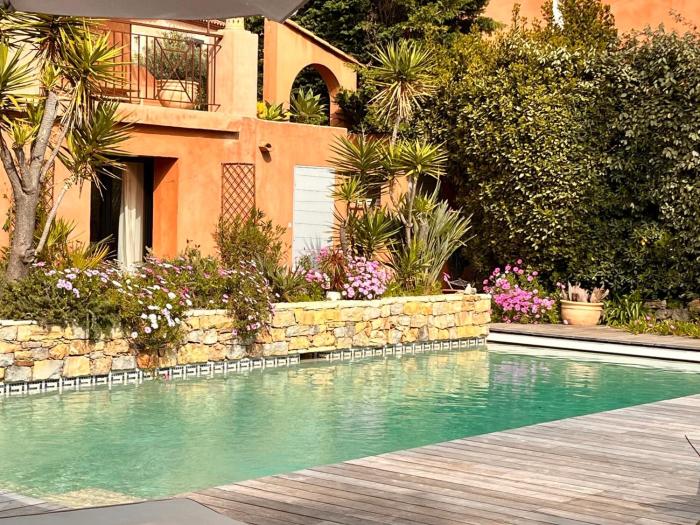Villa spacieuse à Carqueiranne pour 10 pers, proche mer - FR-1-599-120