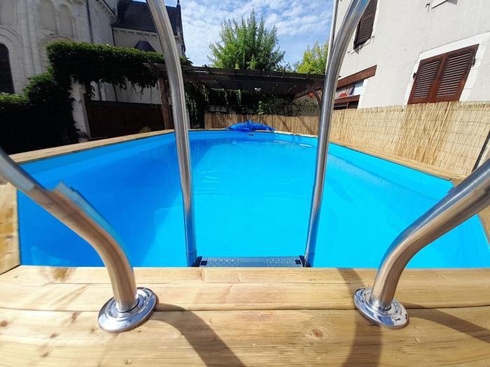 Grande Maison Familiale avec Piscine et Parking à Saint-Gaultier - FR-1-591-753