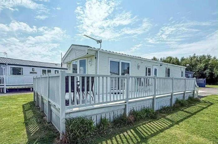 Caravan - Sleeps 6 - Pets Ok - Parking