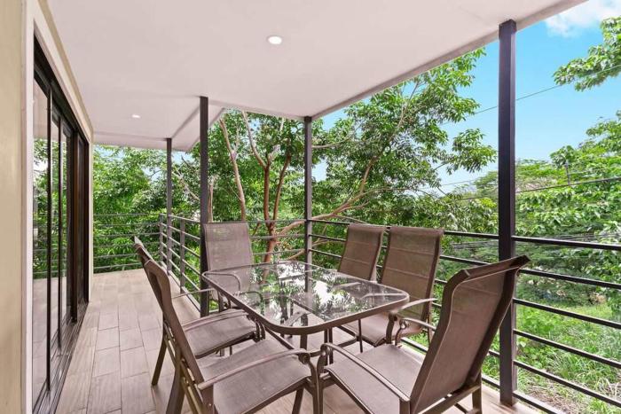 Wrap-Around Deck & Wildlife, Walk to Beach
