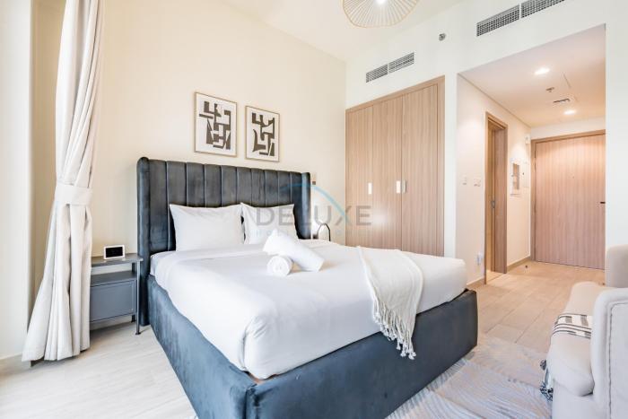 Furnished Studio Near Meydan Racecourse, Minutes to Downtown Dubai, Azizi Riviera 47, Al Merkadh by Deluxe Holiday Homes