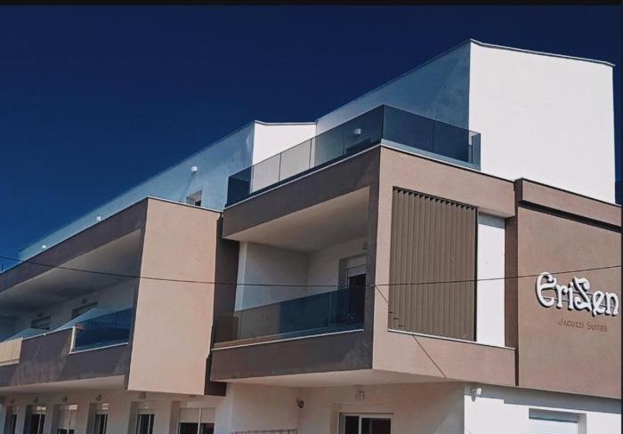 EriZen Jacuzzi suites