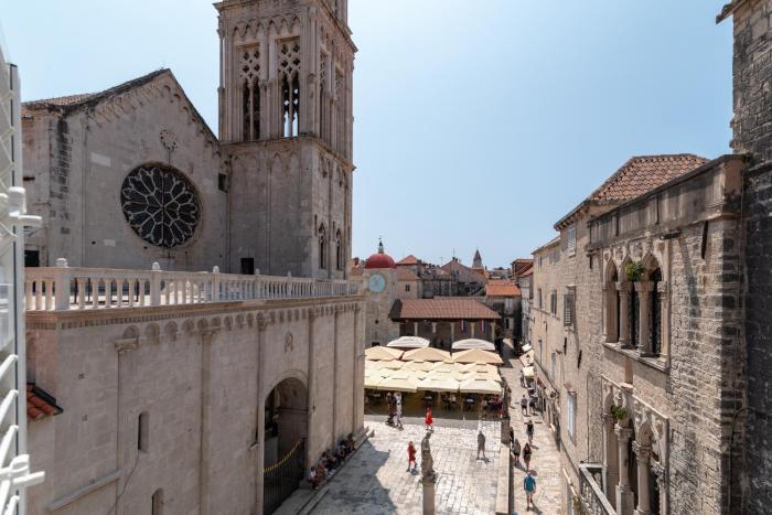 Trogir Square View-Heritage Apartments