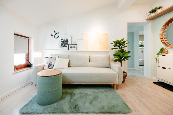 Elma 2 - Piata Romana