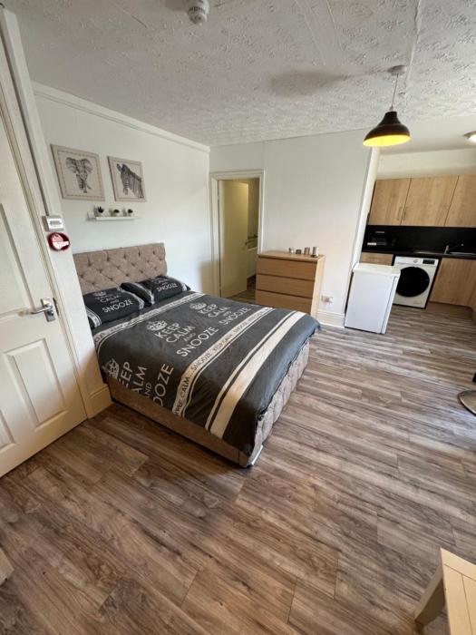 Tredegar studio flat