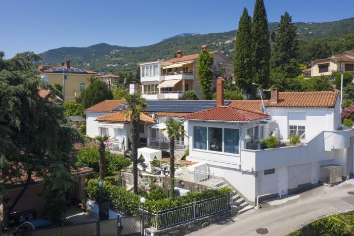 Villa Nika with Sea View and Charming Garden near Opatija