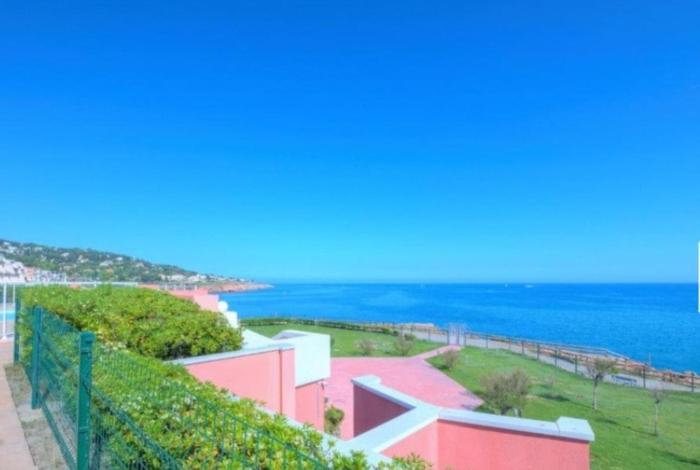 Studio - stunning sea view