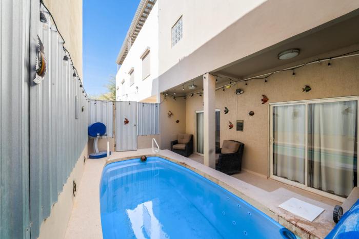 3 Story Home 3BR 2BA with Pool Garage and Rooftop View