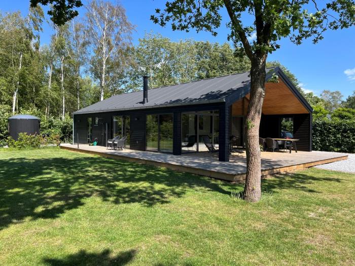Stylish And Modern Holiday Home With Large Terraces And Private Bathing Jetty Just A Few Minutes Walk From The Child-Friendly Handrup Beach And
