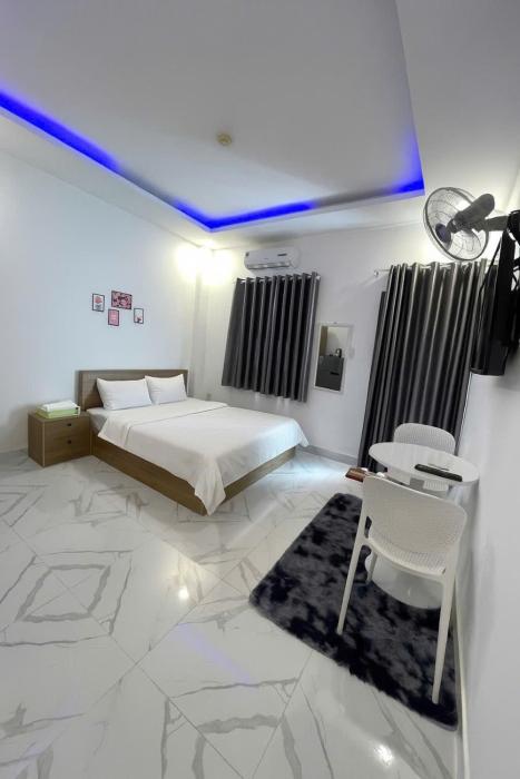 1BR Apt near Bui Vien Balcony & Washer 25